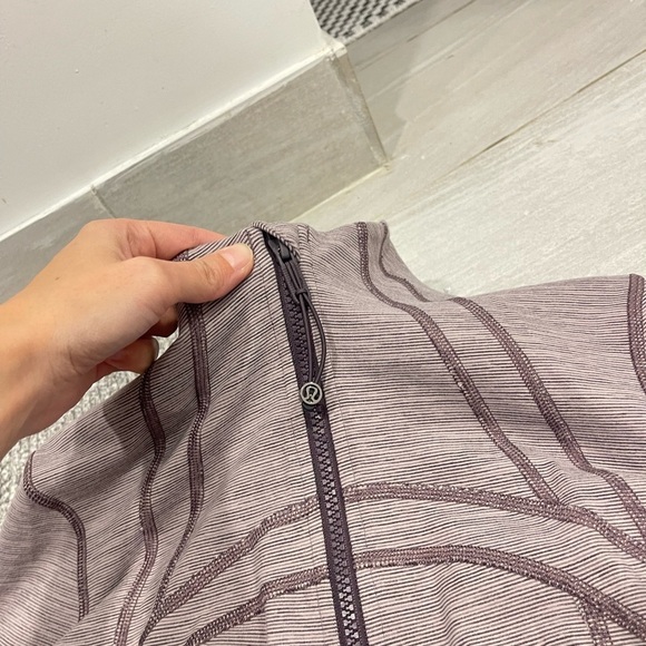 Lululemon Define Jacket
Wee Are From Space Frosted Mulberry Black Currant size 4 - Picture 7 of 8